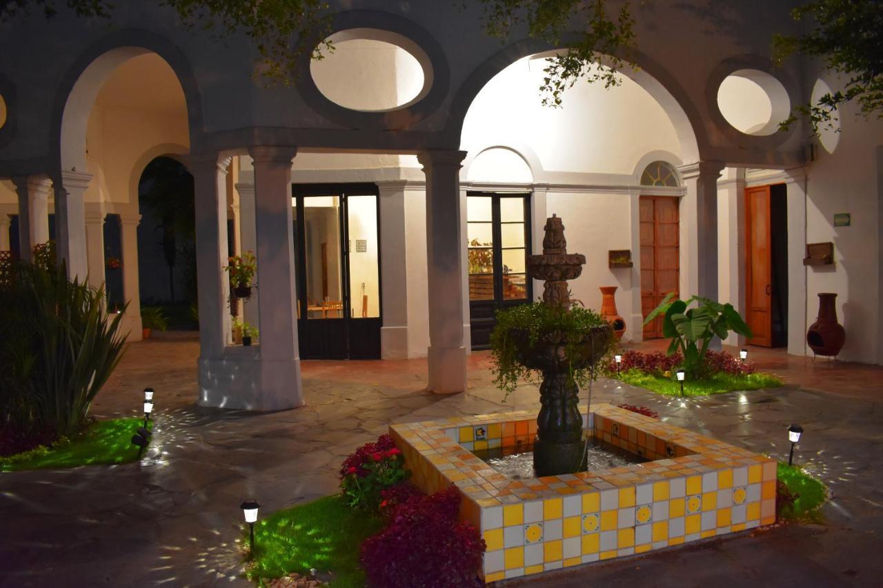 Hotel Tlaquepaque Pueblito Exterior foto